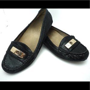 ✨Vionic Black and Gold Loafers Size 6.5